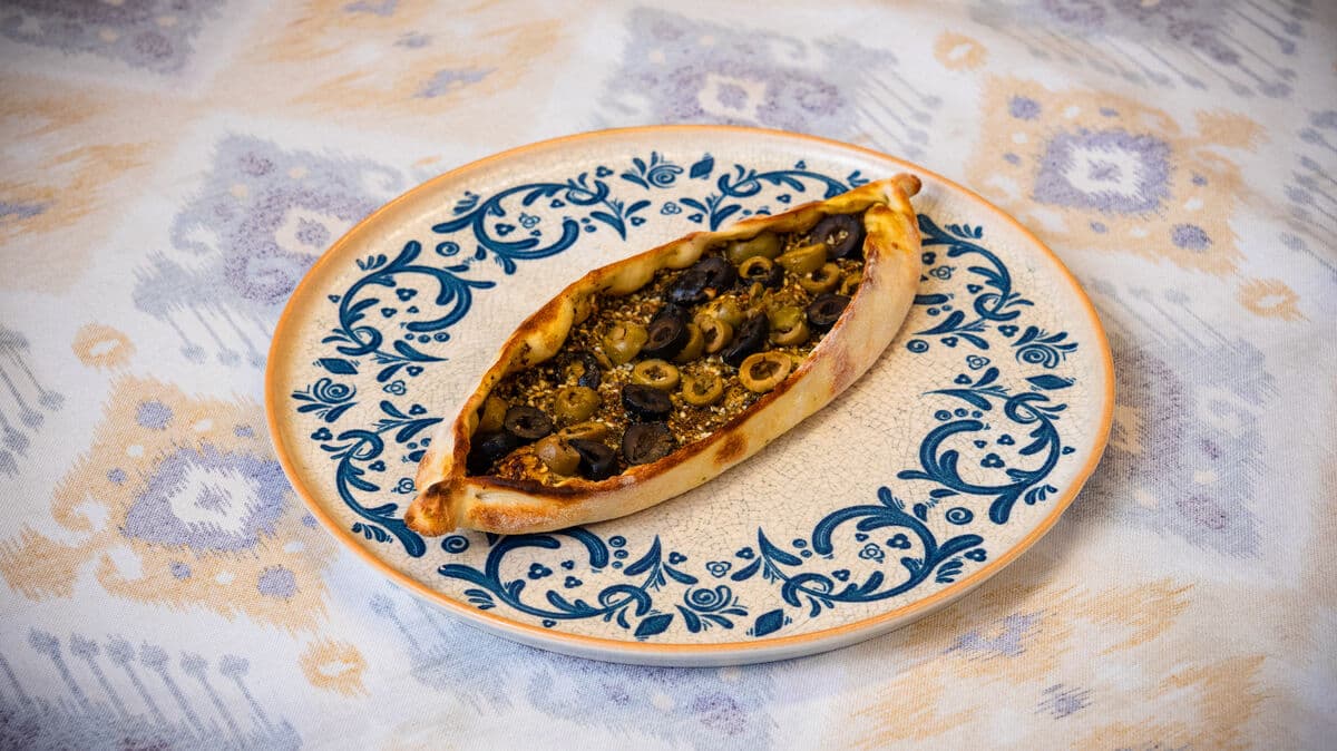 Olive Za'atar Manakish
